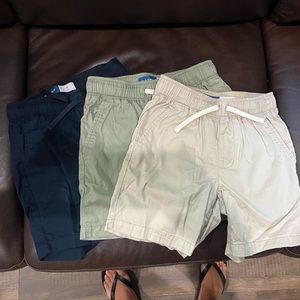 🌈 Set of 3 boys OLD NAVY cotton short in size 8. Quick shipping.